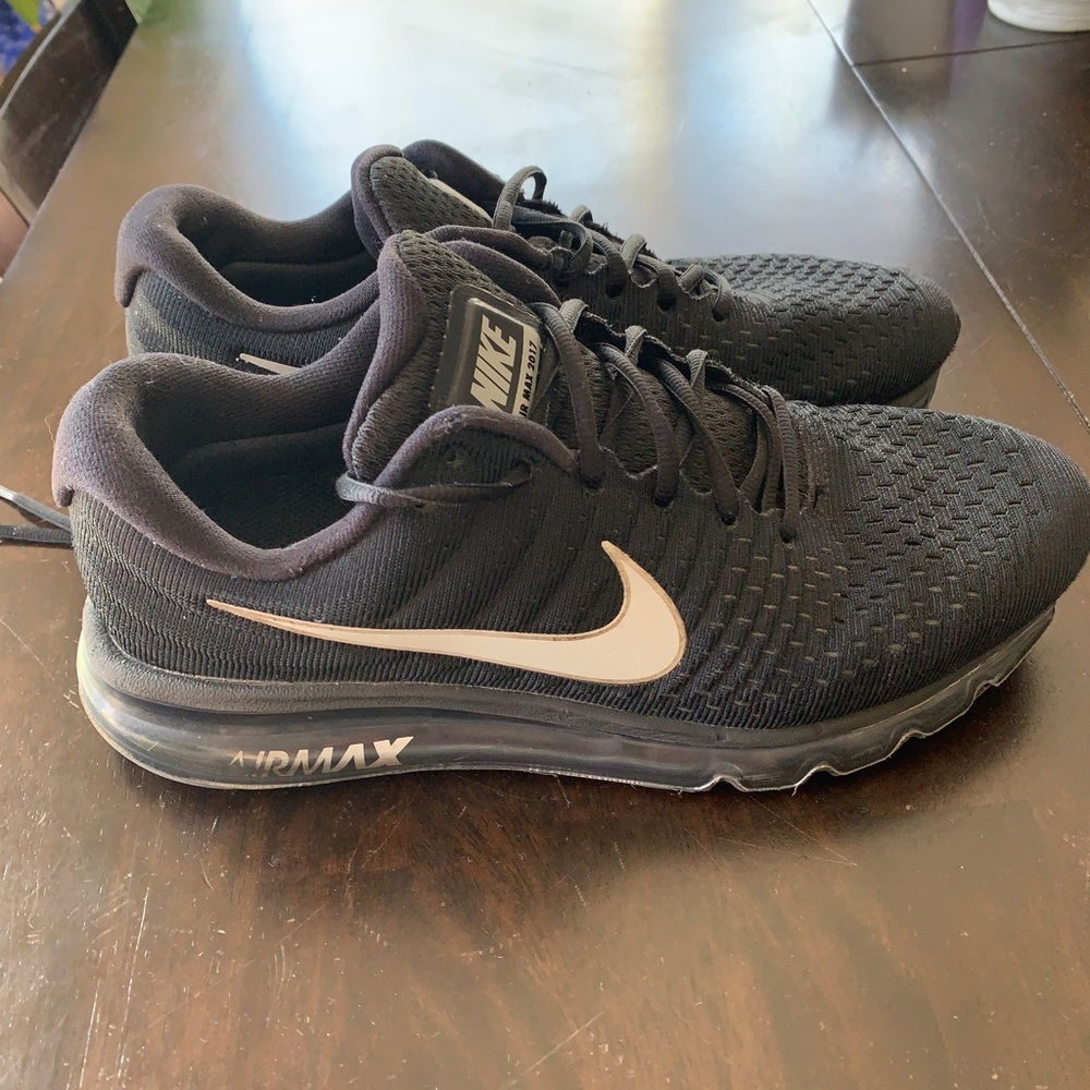 Men’s Black Nike Air Max 2017 Athletic Shoes